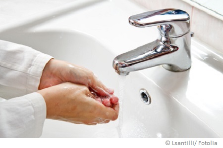 wasser-waschbecken-behandlungsraum